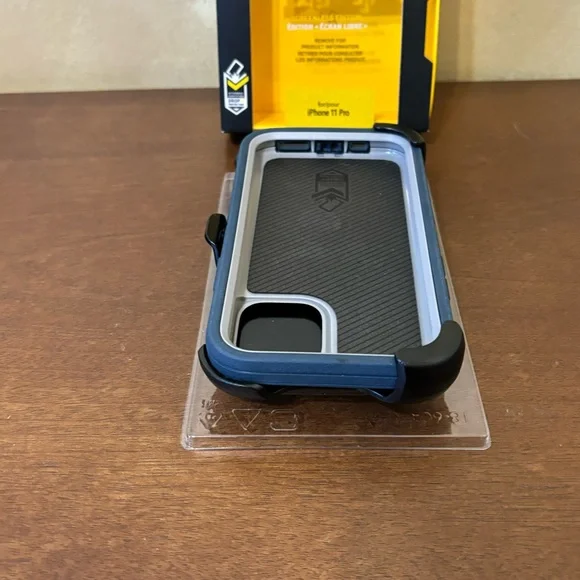 Otter Box Defender Rugged Protection iPhone 11 Pro Screenless Edition Navy Blue - Picture 10 of 12